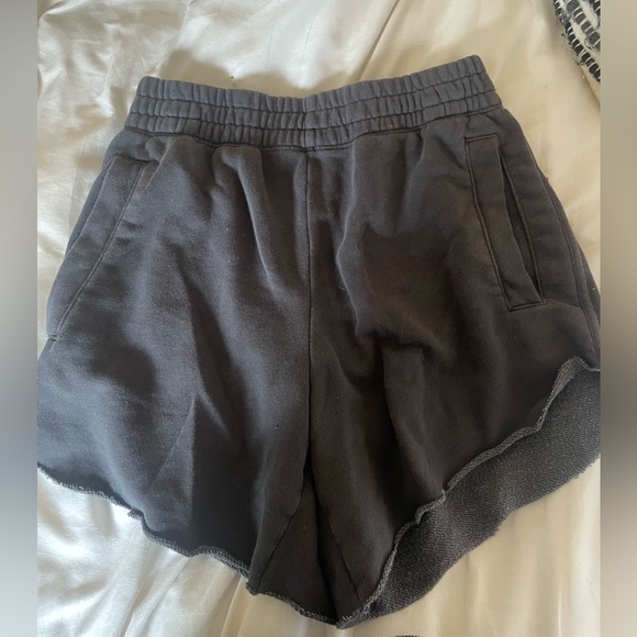 black sweatshorts - Picture 1 of 3